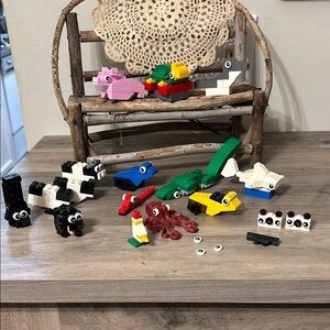PRE OWNED LOT OF LEGOS Animals
